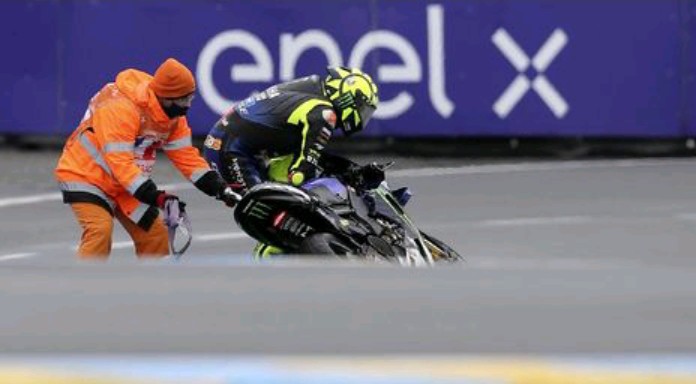 Rossi di MotoGP Prancis: Gagal Finis Kaki Hampir Terlindas 
