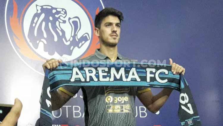 Bek Arema FC Asal Uruguay Pemain Termaham Liga 1 2020