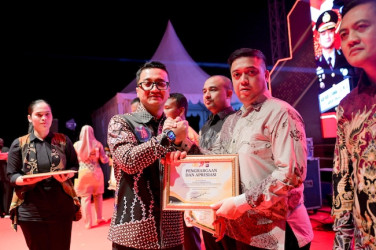 Kakan Imigrasi Bengkalis Terima Penghargaan dari Polres, Bentuk Sinergi Jaga Perbatasan