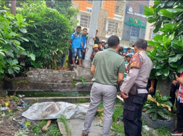 Ada Mayat Tergeletak di Jalan SM Amin Pekanbaru