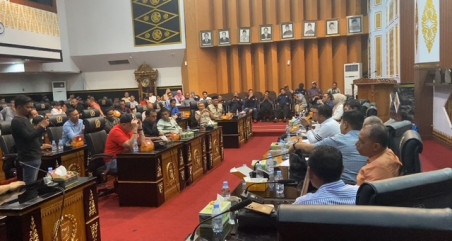 Komisi IV Rapat Kerja dengan LPS dan DLHK Pekanbaru, Ini Yang Dibahas