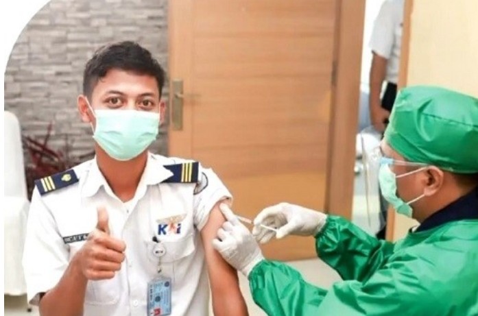 Pegawai Kereta Api Mulai Mendapatkan Vaksin Covid-19