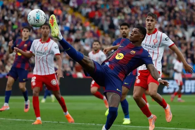 Gol Ronald Araujo di Ujung Waktu Selamatkan Barcelona