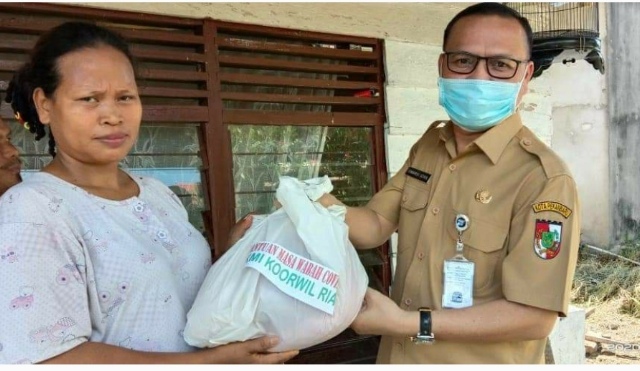 IKMI Provinsi Riau Distribusikan Bantuan Sembako ke Mubaliqh dan Masyarakat Terdampak Covid-19