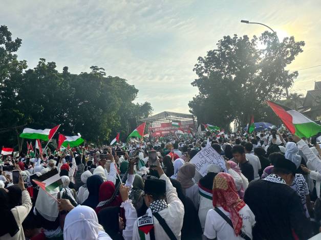 Aksi Pekanbaru untuk Palestina, Ribuan Masyarakat Putihkan Jalan Gajah Mada