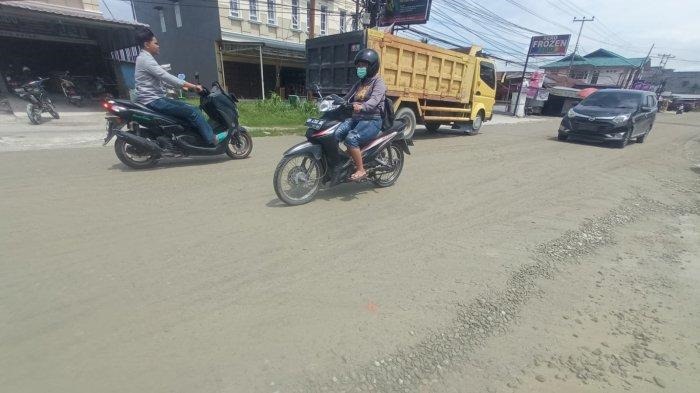 Pemko Pekanbaru Mulai Perbaiki Jalan Umban Sari