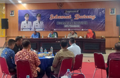 Kumpulkan Seluruh Camat, Agung Evaluasi Aduan Masyarakat Soal Sampah hingga LGBT
