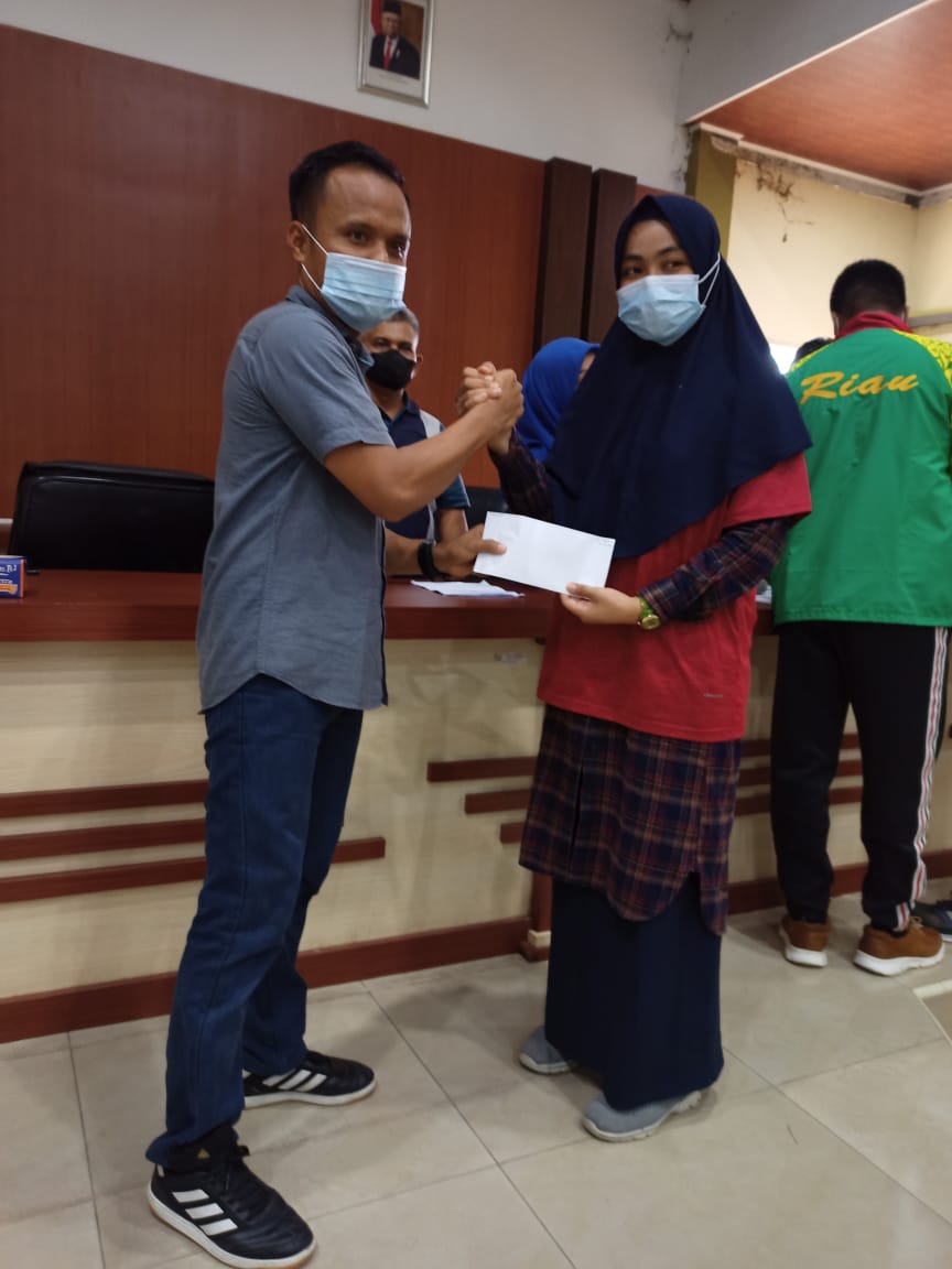 KONI Kota Gelontorkan Dana Pembinaan untuk 128 Atlet dan 34 Pelatih Berprestasi 