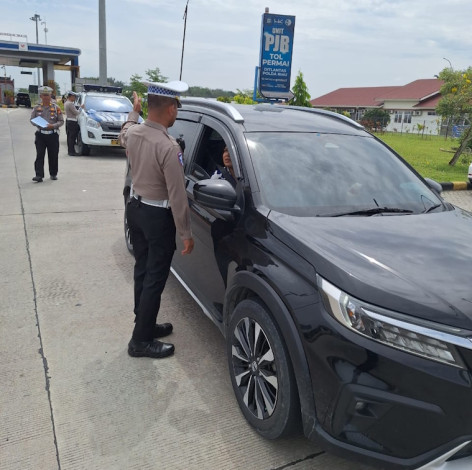 Ngebut di Jalan Tol Pekanbaru-Dumai, Delapan Pengendara Ditilang