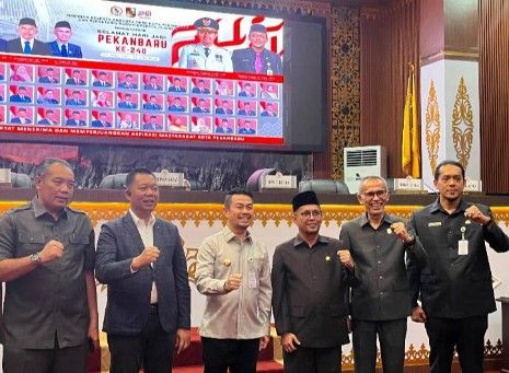 Abdul Wahid-SF Hariyanto Kompak MCU di RSUD Arifin Achmad