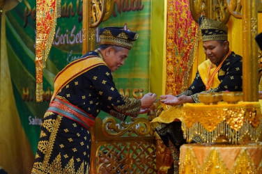 Gubernur Wahid Dapat Gelar Adat, Ketua DPRD Riau Sebut Itu Sebuah Harapan dan Amanah
