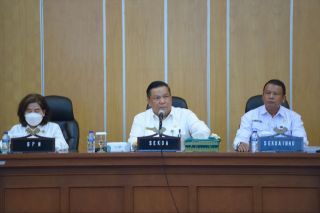 Sekdaprov Riau SF Hariyanto Pimpin Rapat Evaluasi Ranperda RTRW Inhu 2023-2043
