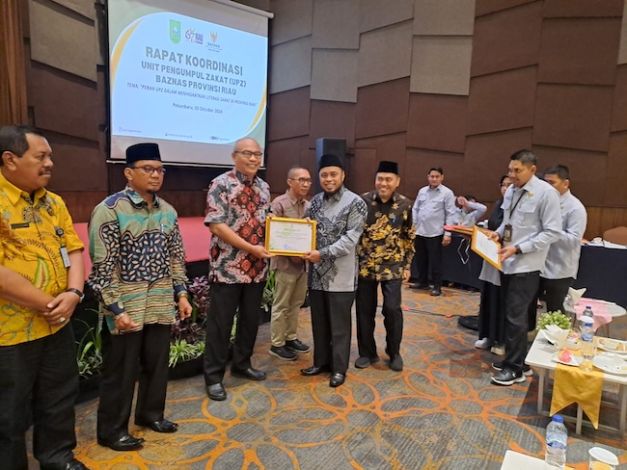Dukung Sistem Pengumpulan Zakat, BPKAD Riau Terima Penghargaan dari Baznas