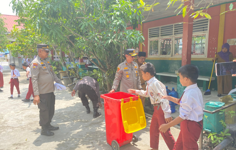 Gencar, Polsek Kandis Jalankan Program Green Policing, Tanamkan Kepedulian Lingkungan Sejak Dini