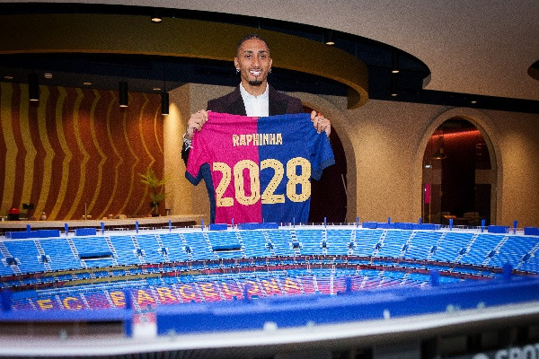Barcelona Perpanjang Kontrak Raphinha hingga 2028