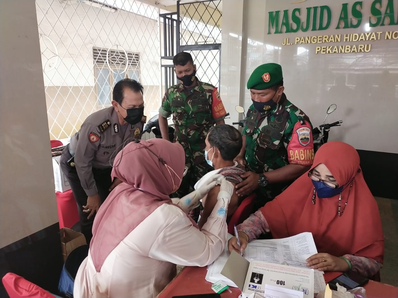Babinsa-bhabinkamtibmas Turun Bersama Monitoring Pendampingan Vaksinasi Warga Binaan