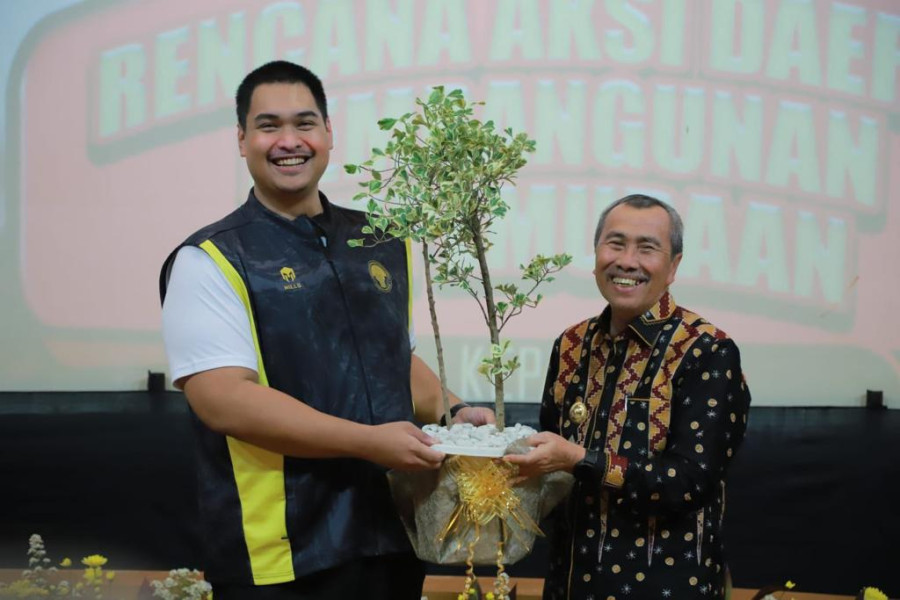 Peduli Pembangunan Pemuda, Menpora Beri Gubri  Penghargaan