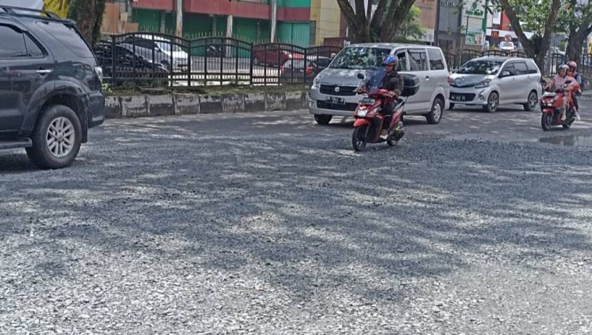 Sempat Viral, Jalan Sudirman yang Ditanam Pohon Pisang Langsung Ditimbun