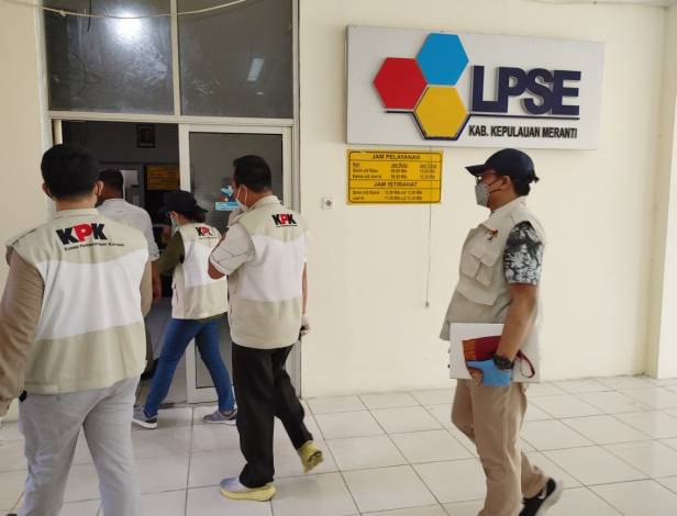 Kembangkan Kasus M Adil, KPK Geledah Empat Tempat di Meranti