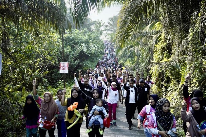 Ribuan Warga Sialang Rampai Ramaikan Jalan Santai dan Senam Sehat Bersama Muflihun