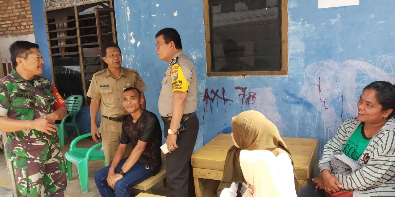 Babinsa -Bhabinkamtibmas dan Lurah Turun Menyapa Masyarakat