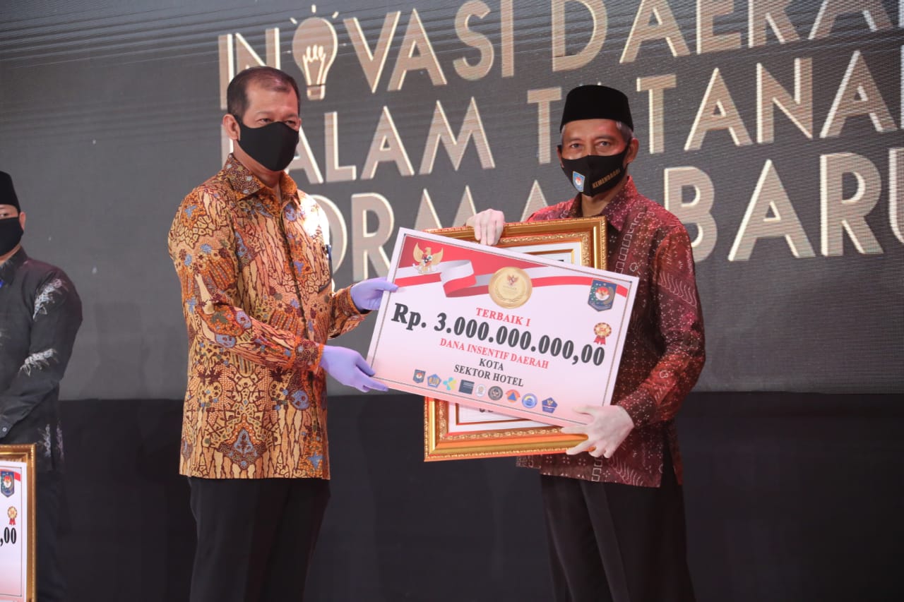 Juara I Lomba Inovasi Daerah oleh Kemendagri, Ayat Cahyadi: Ini Kado untuk HUT Kota Pekanbaru