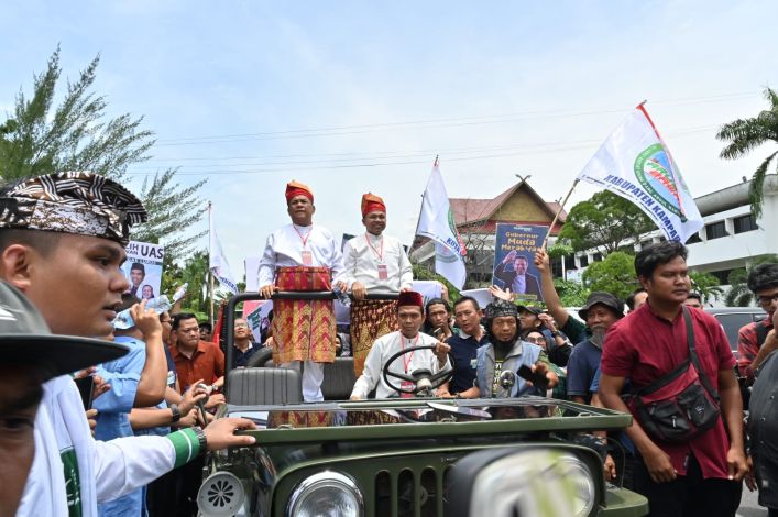 Antar Abdul Wahid - SF Hariyanto ke KPU, UAS: Kalau Ada Sahabat UAS, Ngapa Pilih yang Lain