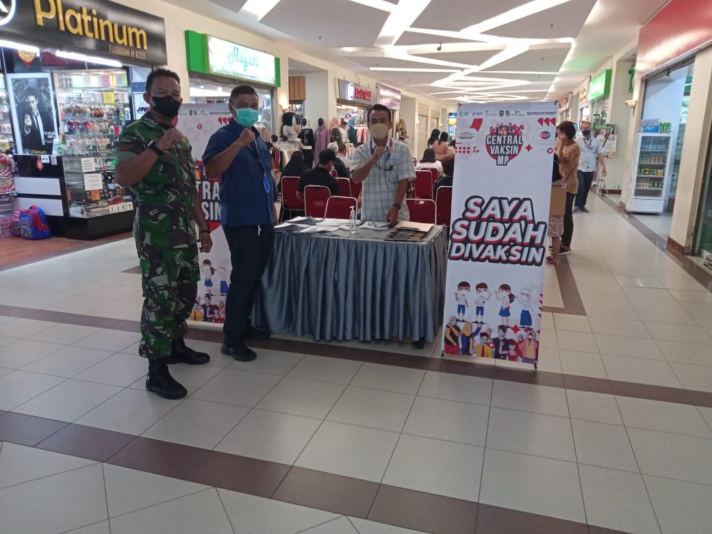 Babinsa Koramil 02 Gencar Monitoring Pendampingan dan Mobilisasi Warga Vaksinasi 