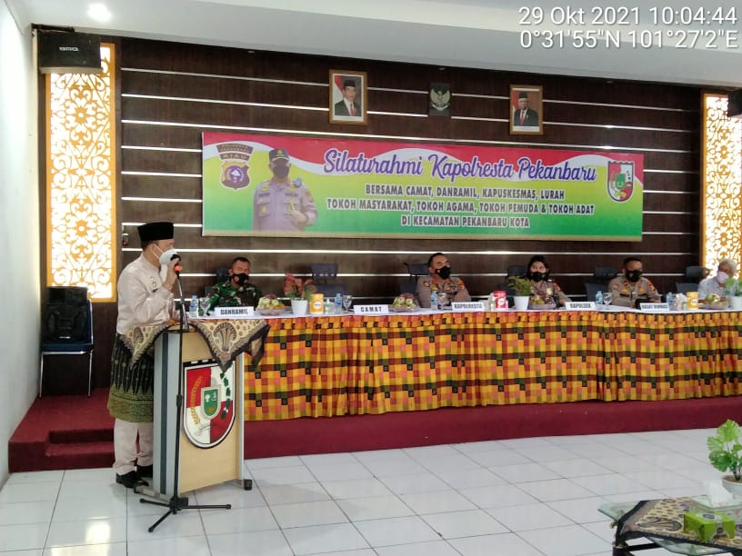Babinsa Hadiri Silaturahmi Kapolresta di Kantor Camat Pekanbaru Kota 