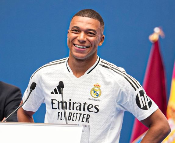 Diperkenalkan sebagai Pemain Baru, Kylian Mbappe : Hala Madrid!