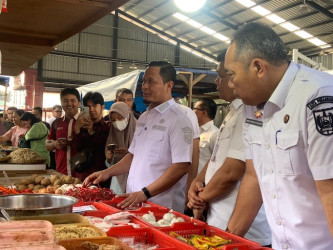 Cabai Merah Melonjak, Walikota Turun ke Pasar Palapa Pastikan Stok dan Harga Pangan