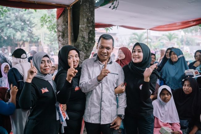 Paslon Bertuah Siapkan Bantuan Seragam Hingga Subsidi Biaya Pendidikan
