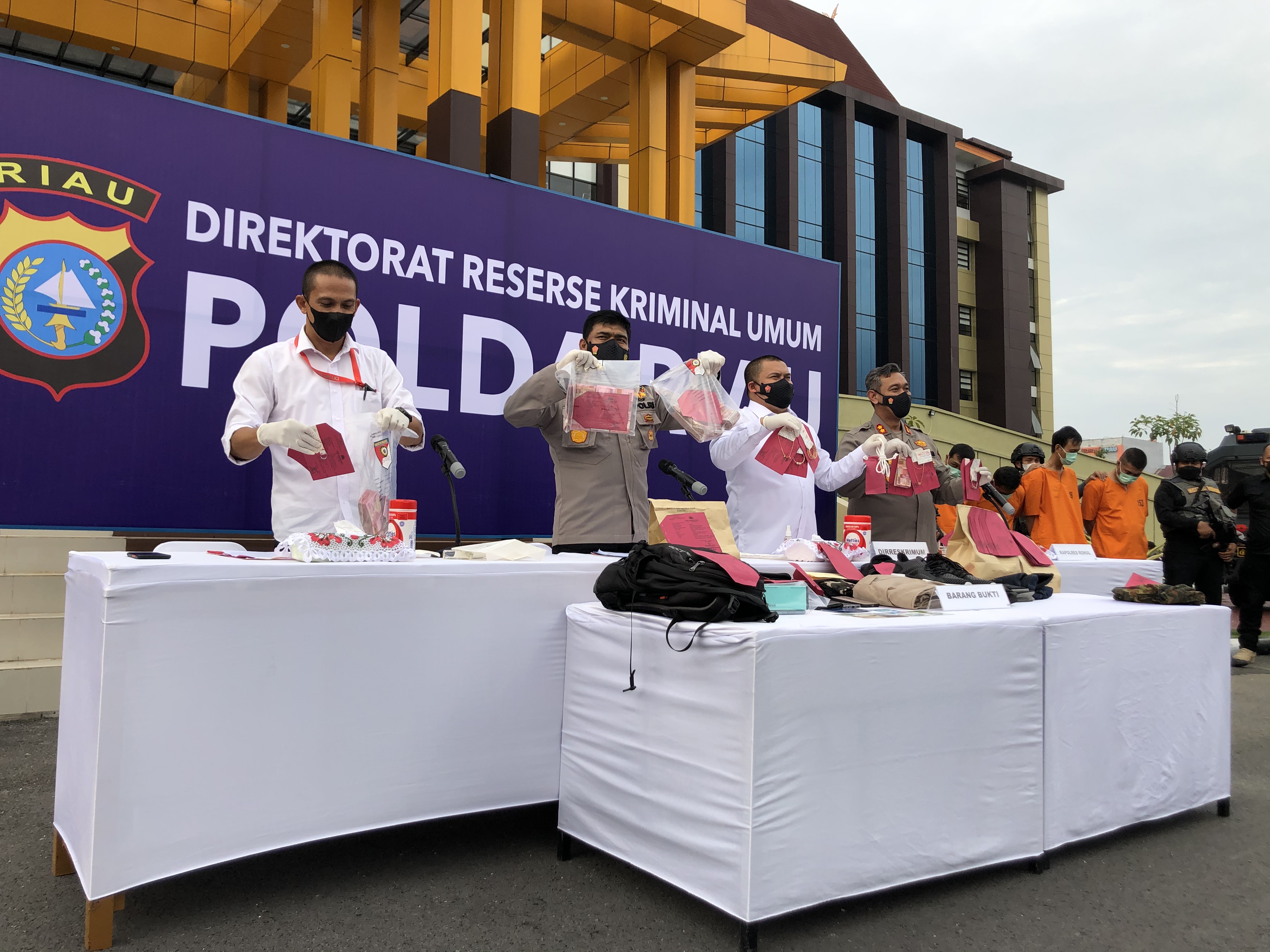 Tim Gabungan Polda Riau dan Polres Rohul Berhasil Ungkap Komplotan Rampok Uang Rp 775 Juta
