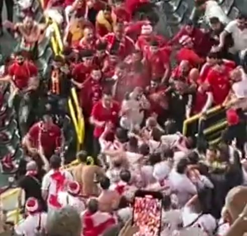 Piala Eropa: Fans Turkiye dan Georgia Baku Hantam di Dalam Stadion