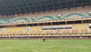Rumput Stadion Utama Riau Dilakukan Peremajaan