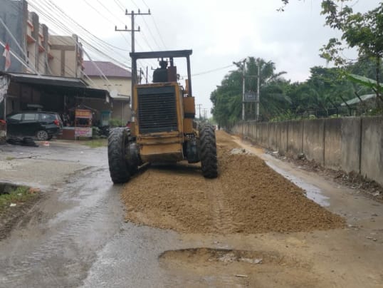 Pemko Pekanbaru Gesa Perbaikan Jalan Bangau Sakti