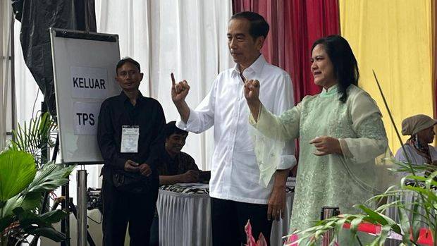Presiden Jokowi Selesai Nyoblos, Ajak Rakyat Bergembira di Pesta Demokrasi