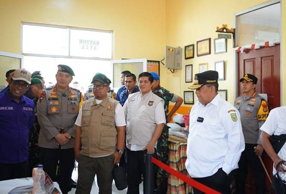 Tinjau TPS di Pekanbaru dan Kampar, Gubri Pastikan Pemilu 2024 Berjalan Lancar
