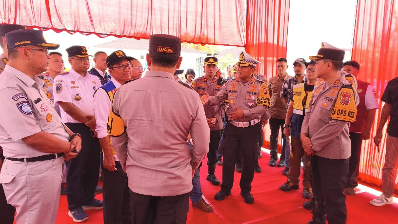 Kapolda Riau Tinjau Arus Mudik di Jalur Riau-Sumbar
