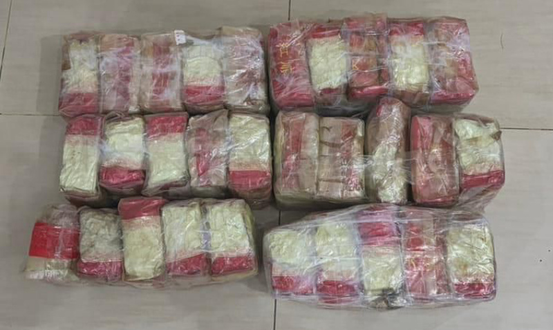 Ditresnarkoba Polda Riau Gagalkan Pengiriman 30 Bungkus Sabu Lintas Provinsi