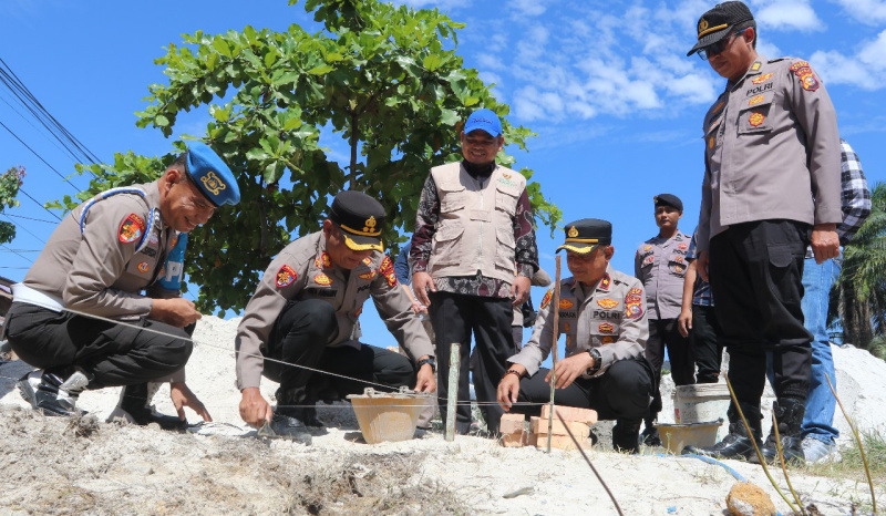 Polsek Kandis Gelar Peletakan Batu Pertama Rumah Layak Huni, Cek Bank Pohon, dan Tanam Jagung Pipil 2 Hektare