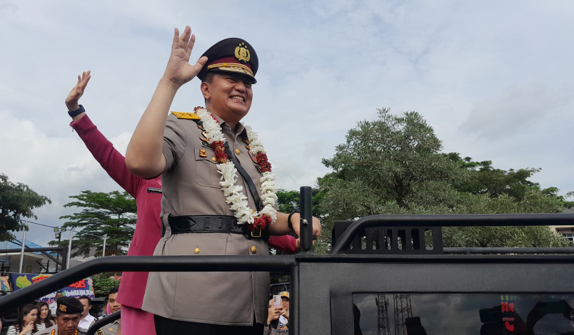 Tinggalkan Polda Riau, Irjen Pol Mohammad Iqbal Dilepas dengan Tradisi Pedang Pora
