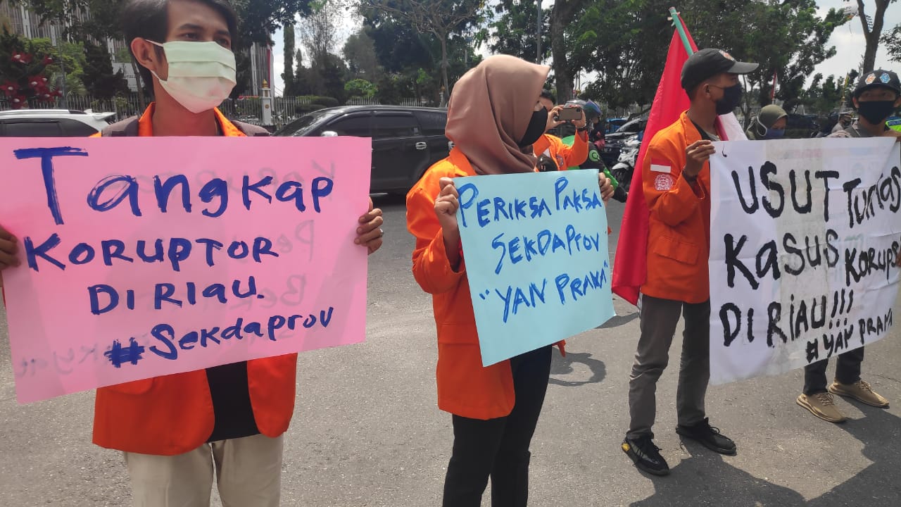 Demo Penanganan Kasus Sekdaprov, Gubri Ikut Disentil