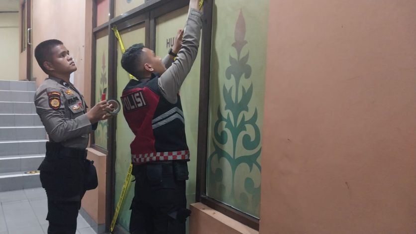 Dugaan SPPD Fiktif, Hampir Seluruh Ruangan di Sekretariat DPRD Riau Disege