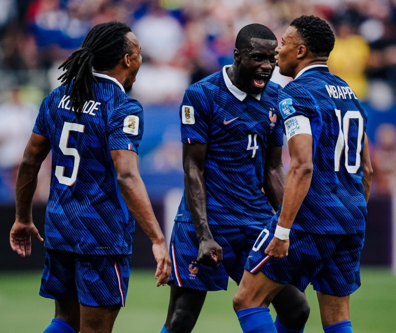Dua Gol Mbappe Antarkan Prancis Lolos ke 32 Besar