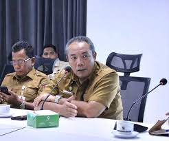 Siagakan Petugas Penyapu Jalan, DLHK Pekanbaru Berkomitmen Tingkatkan Kebersihan Jalan Protokol