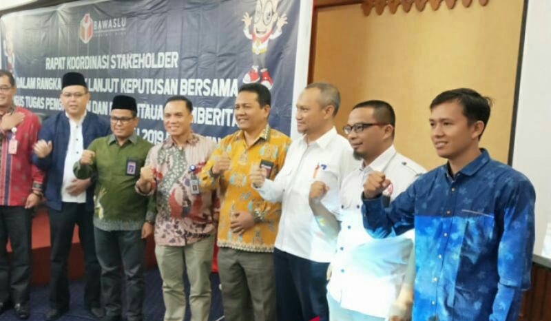 Bersinergi Dengan Media dan Stakeholder, Bawaslu Riau Gelar Bimtek
