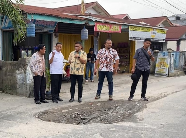 Wawako Pekanbaru Tinjau Jalan Rusak Akibat Proyek IPAL