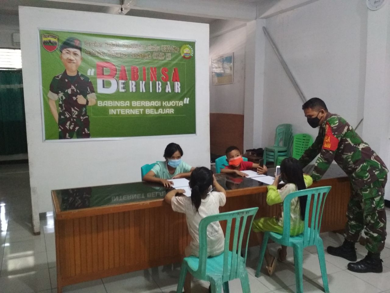 Serda R Sitorus Berbagi Kuota Internet Belajar di Aula Makoramil 02 Kota 