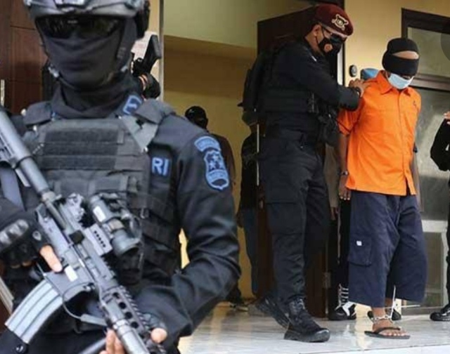 Terduga Teroris di Pekanbaru Ditangkap Tim Densus 88